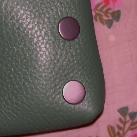 HAMMITT’ Elegant Green Crossbody Bag with Silver Accents - Picture 7 of 7